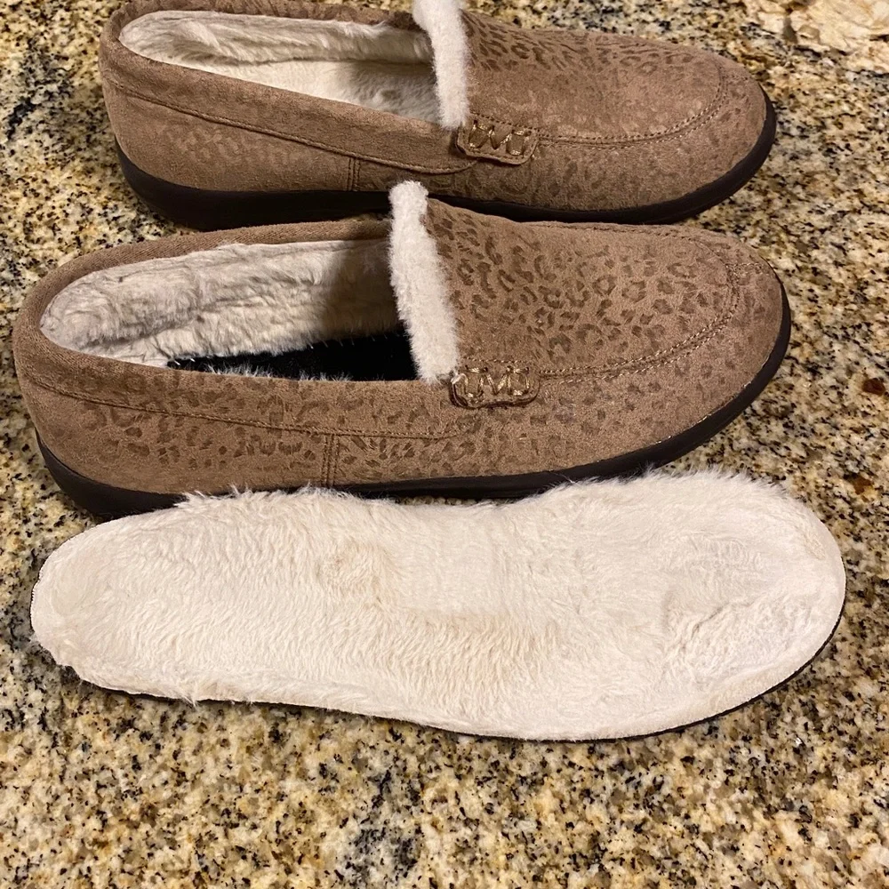 Vionic Slipper - Picture 5 of 8